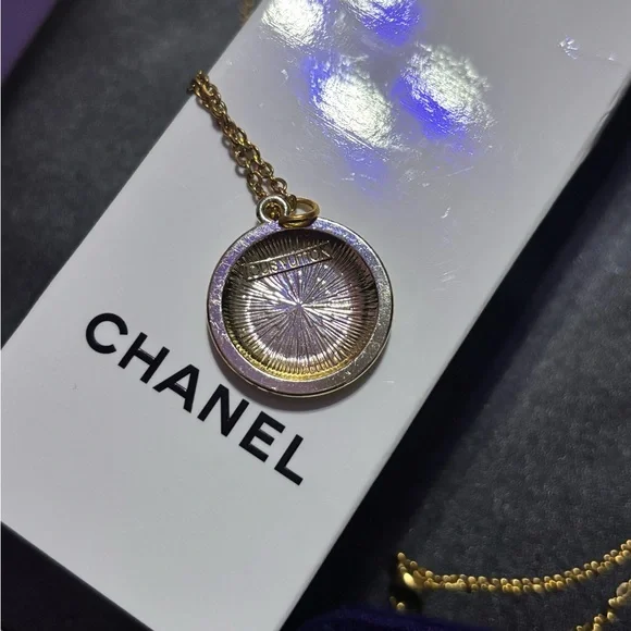 Lv charms - Picture 3 of 4